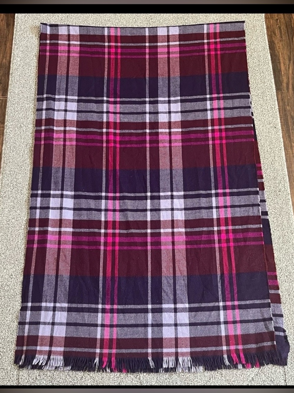 Gap Scarf Wrap Size Large Rectangle Tartan Plaid Fringe Purple Pink Soft